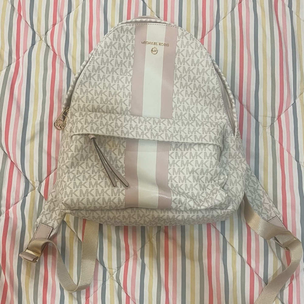 Michael Kors Beige and Blush Backpack MK Monogram
Medium Backpack RARE